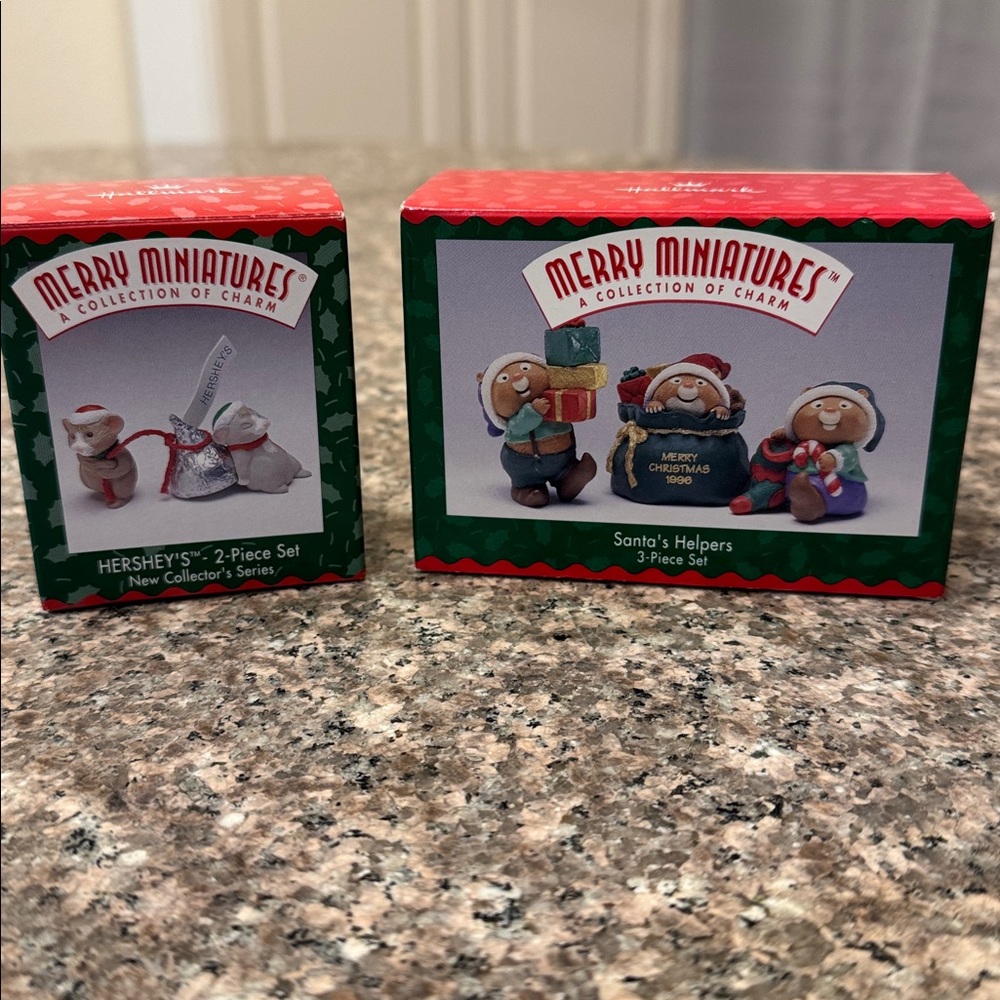 Merry Miniatures Santa's Helpers and Hershey's Set